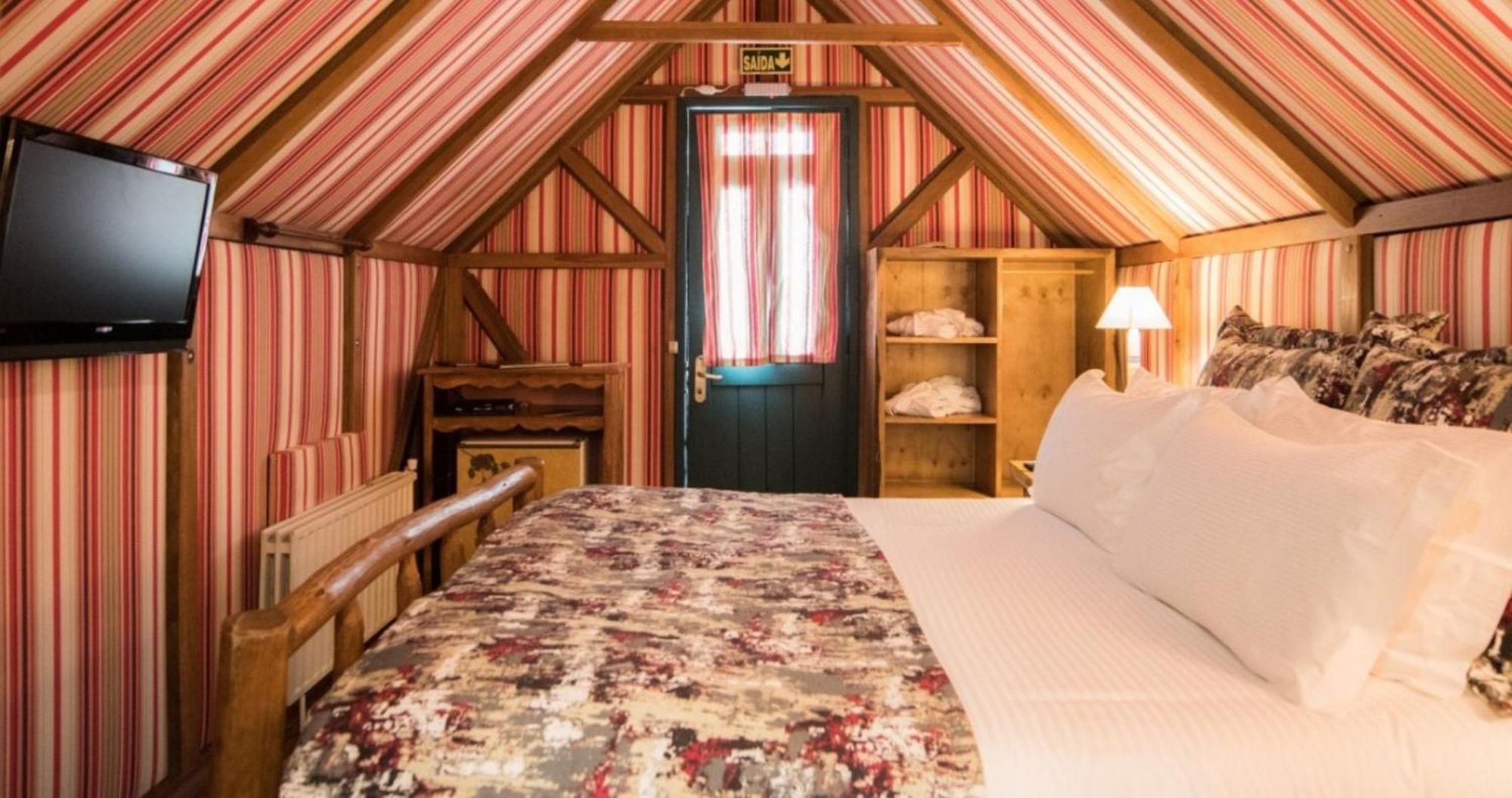 Luxury Room,1722938166:JPEG
